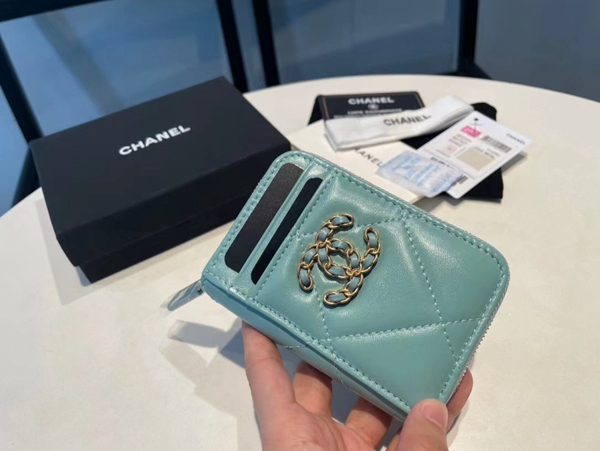 シャネル財布側面デザイン